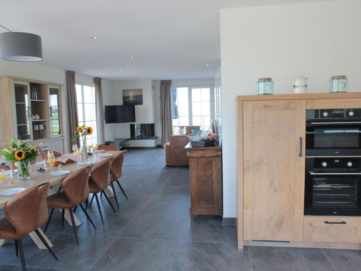 Beautiful And Spacious Villa With A Panoramic View Near The Beach Of Cadzand Luaran gambar